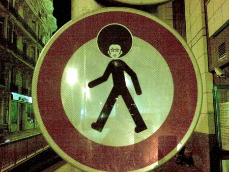 dans les rue de nice son interdit quelque coifure alors garde ou vous aller et comment vous étes coiffée